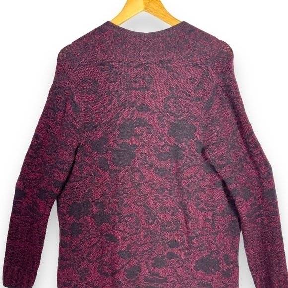 Textured Floral Sweater Cardigan - Picture 10 of 11